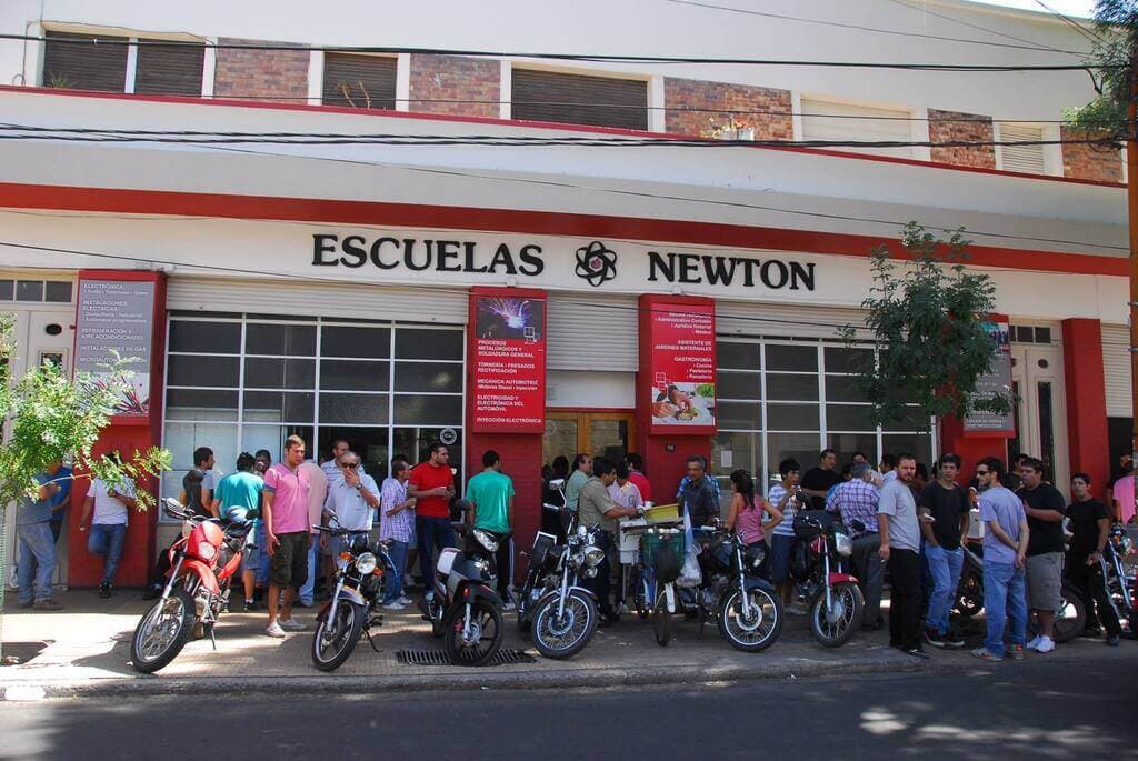 Sede principal de Escuelas Newton en Mendoza Centro